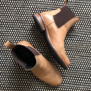 Nisolo Carmen Chelsea boot